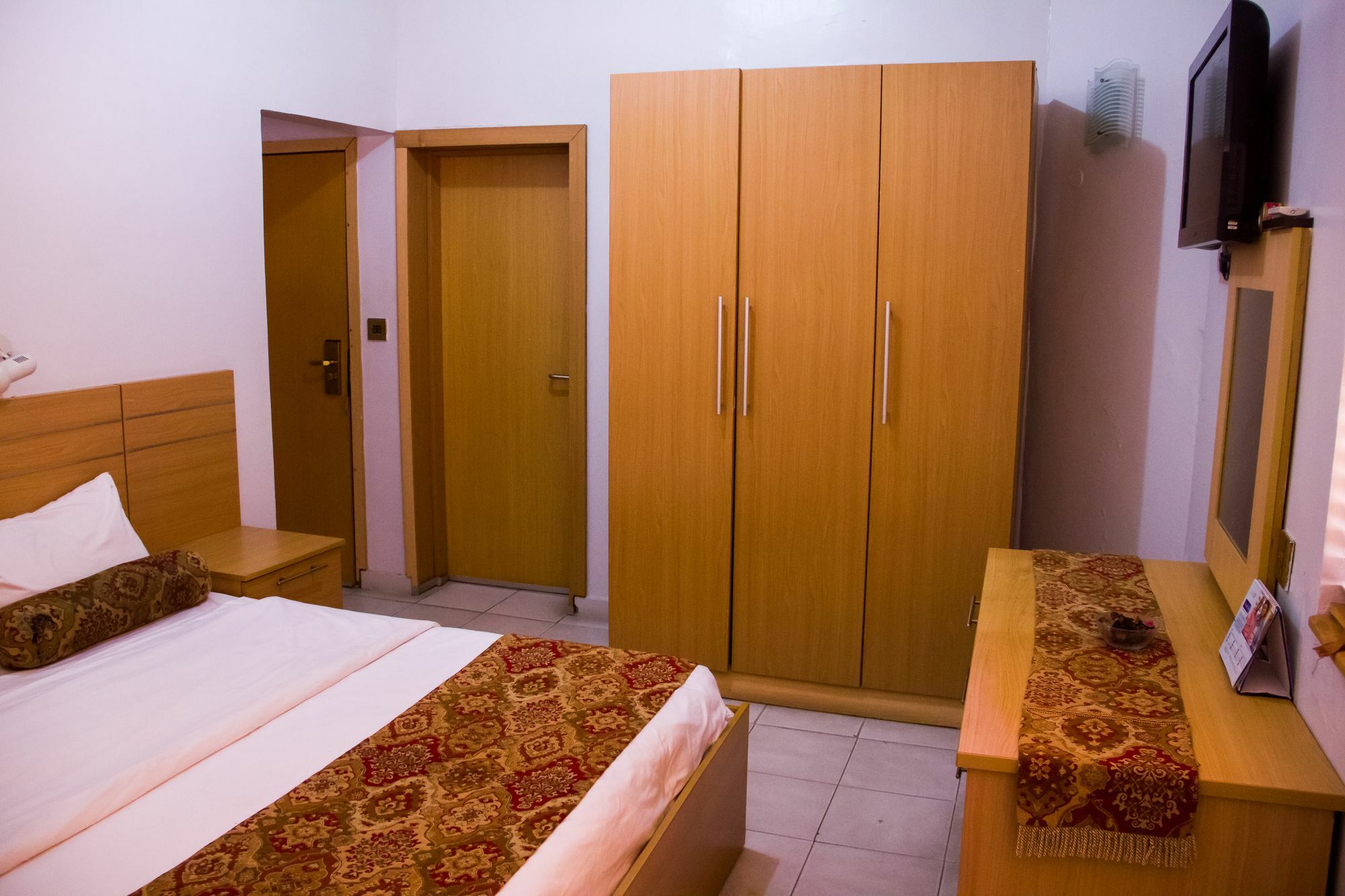 La Patriache Lodge Aliayabiagba Екстериор снимка