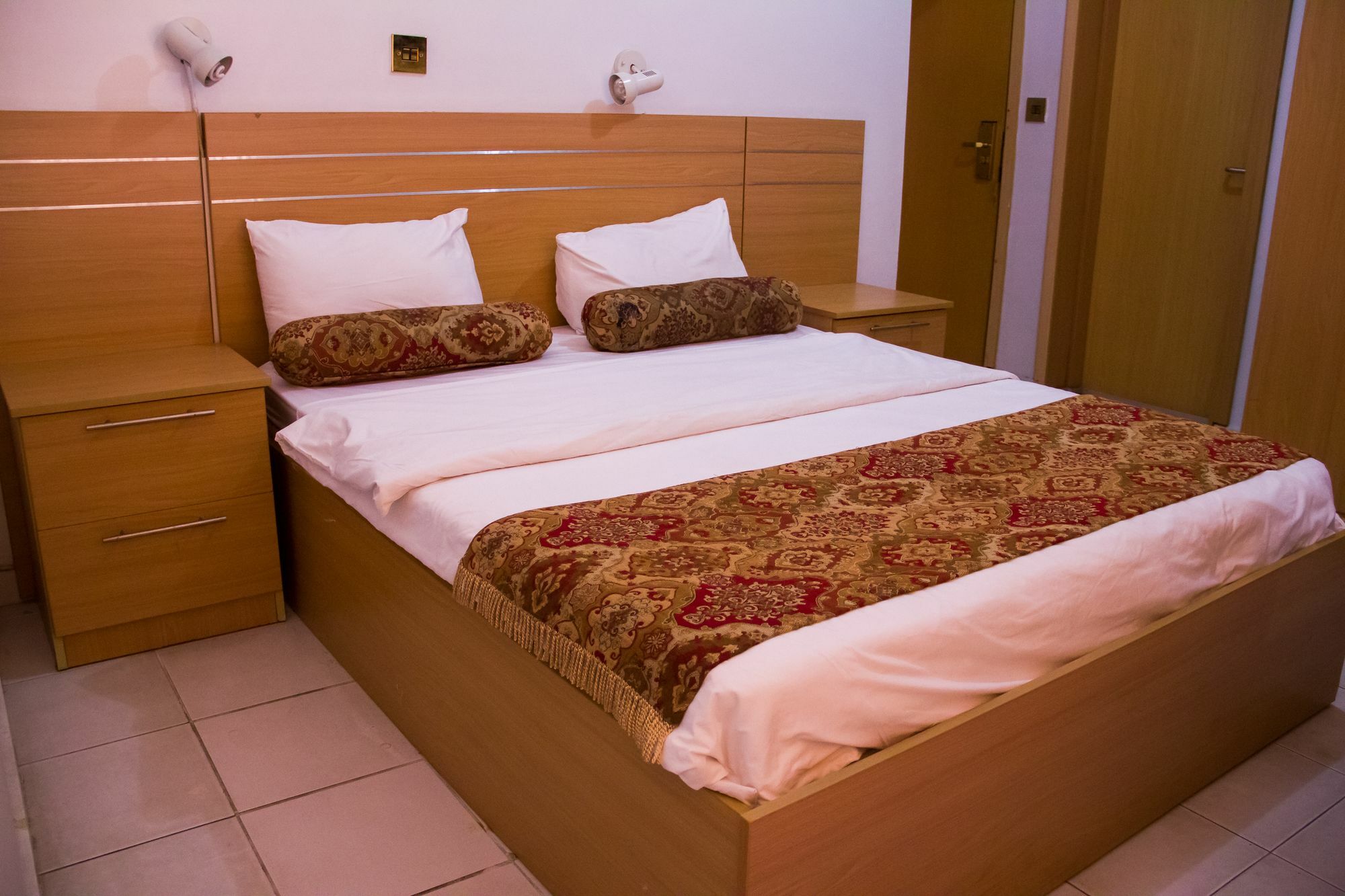 La Patriache Lodge Aliayabiagba Екстериор снимка